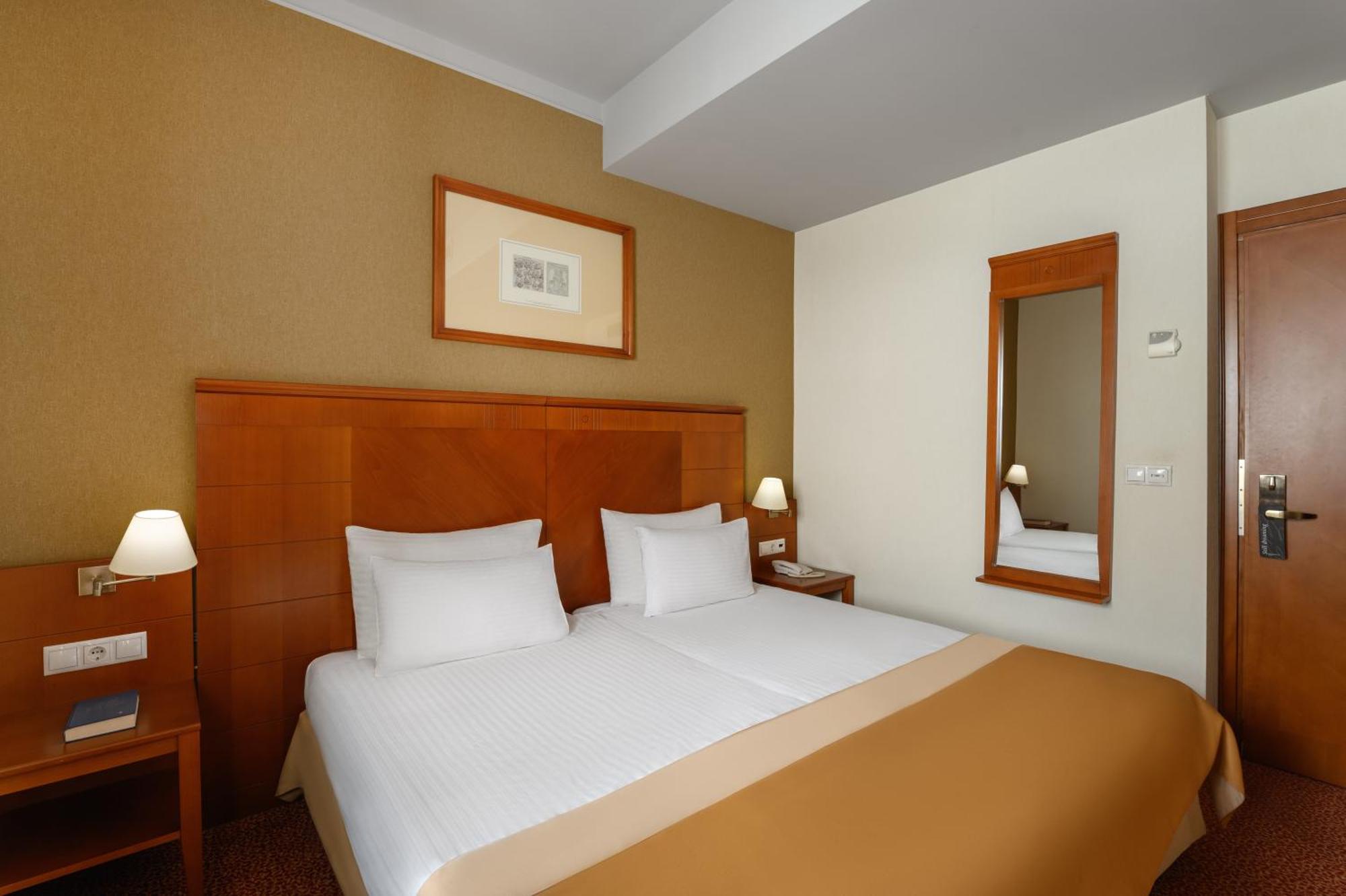Mercure Szekesfehervar Magyar Kiraly Ngoại thất bức ảnh