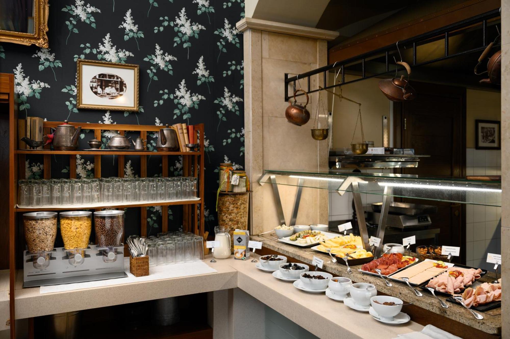 Mercure Szekesfehervar Magyar Kiraly Ngoại thất bức ảnh