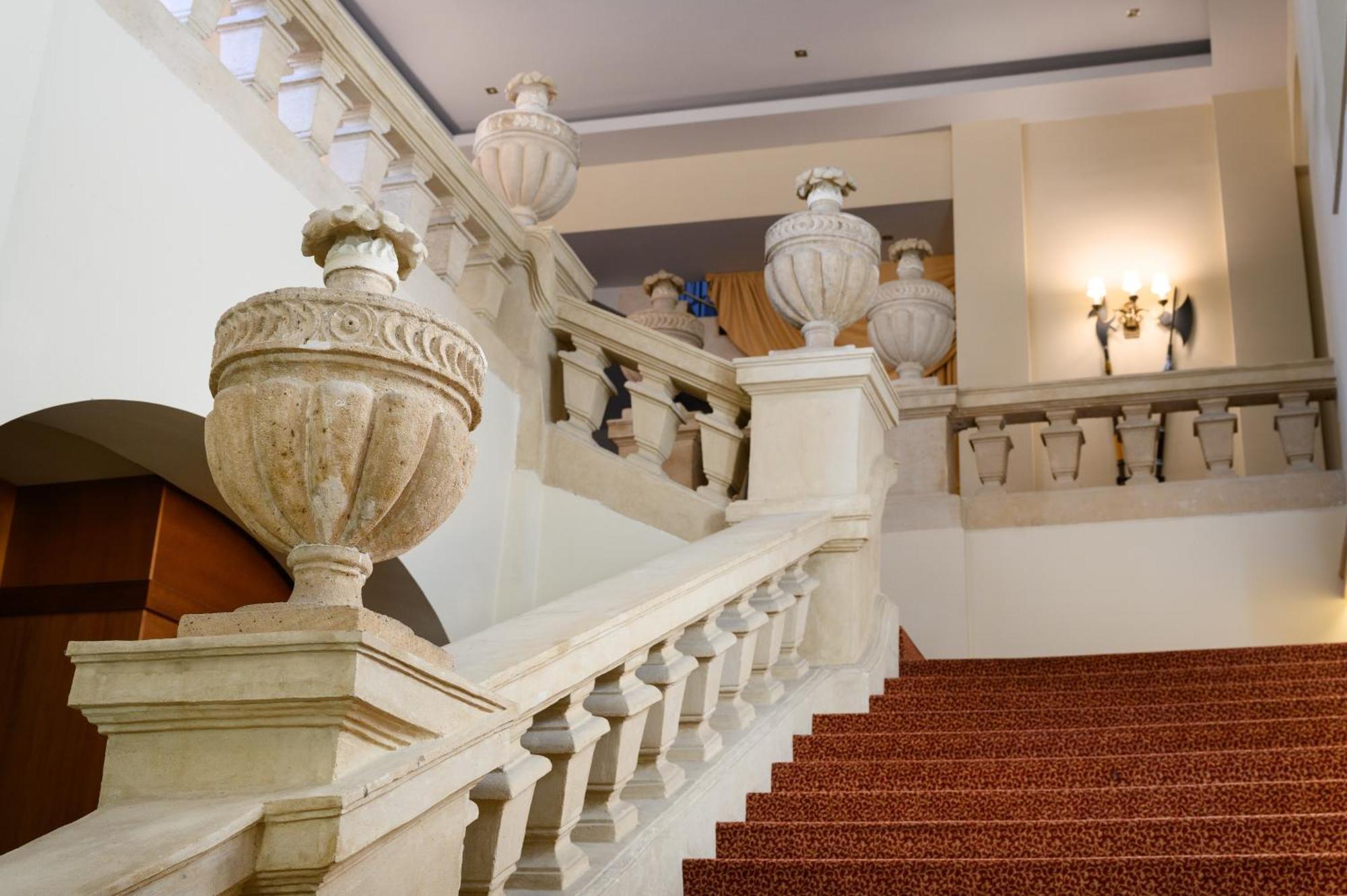 Mercure Szekesfehervar Magyar Kiraly Ngoại thất bức ảnh