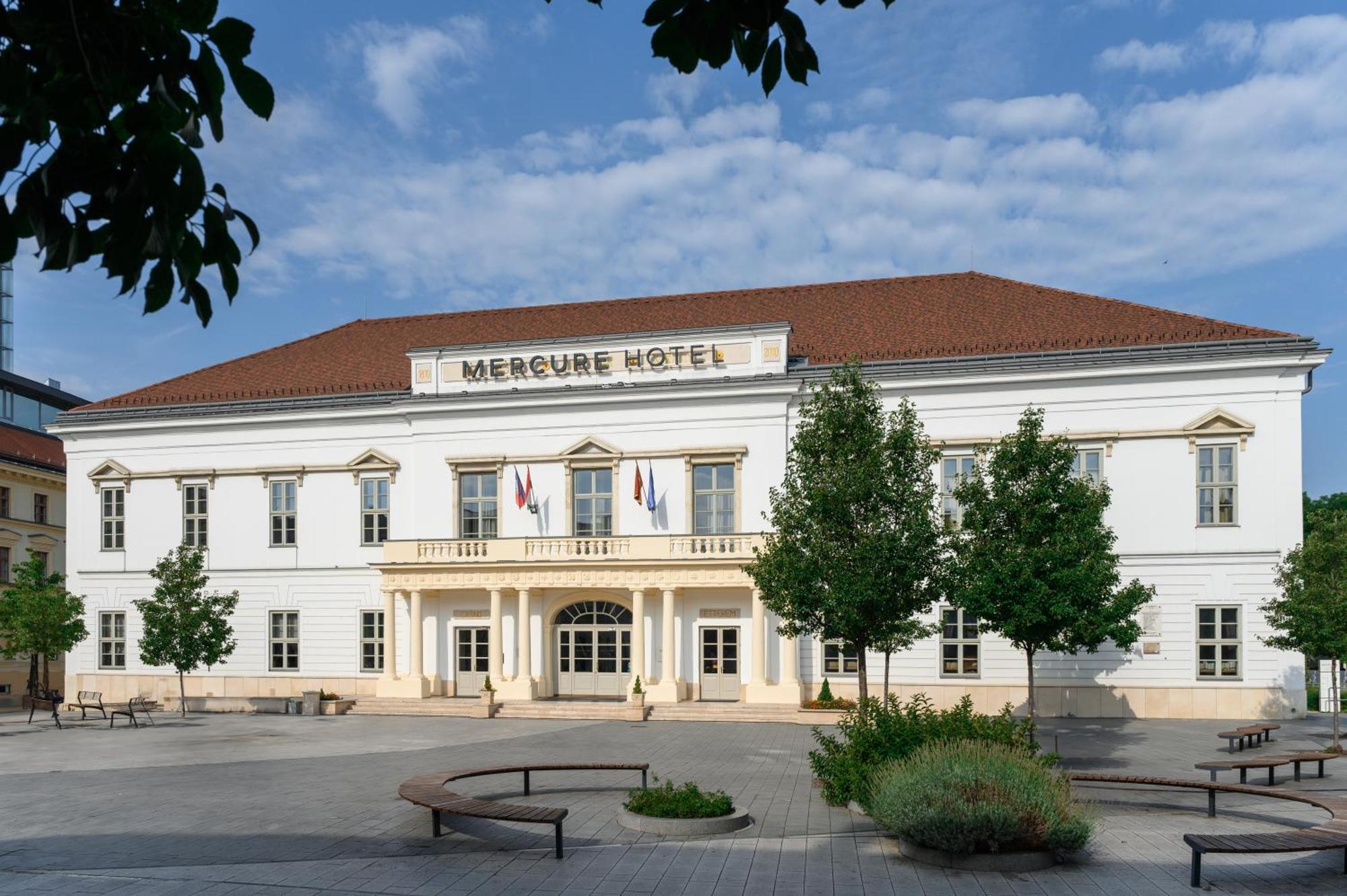 Mercure Szekesfehervar Magyar Kiraly Ngoại thất bức ảnh
