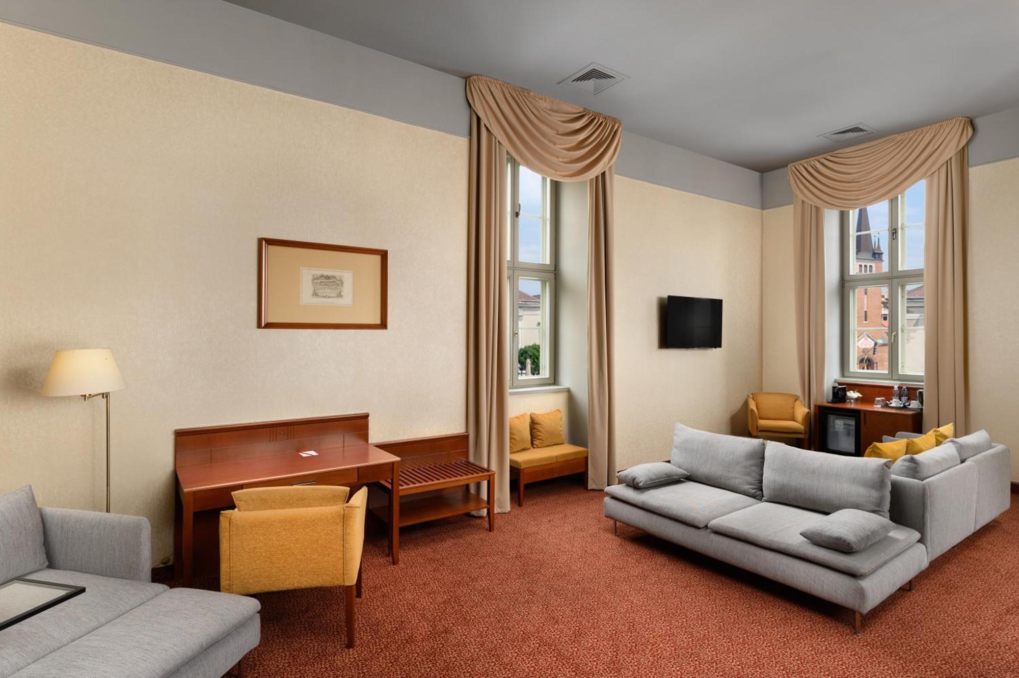 Mercure Szekesfehervar Magyar Kiraly Ngoại thất bức ảnh