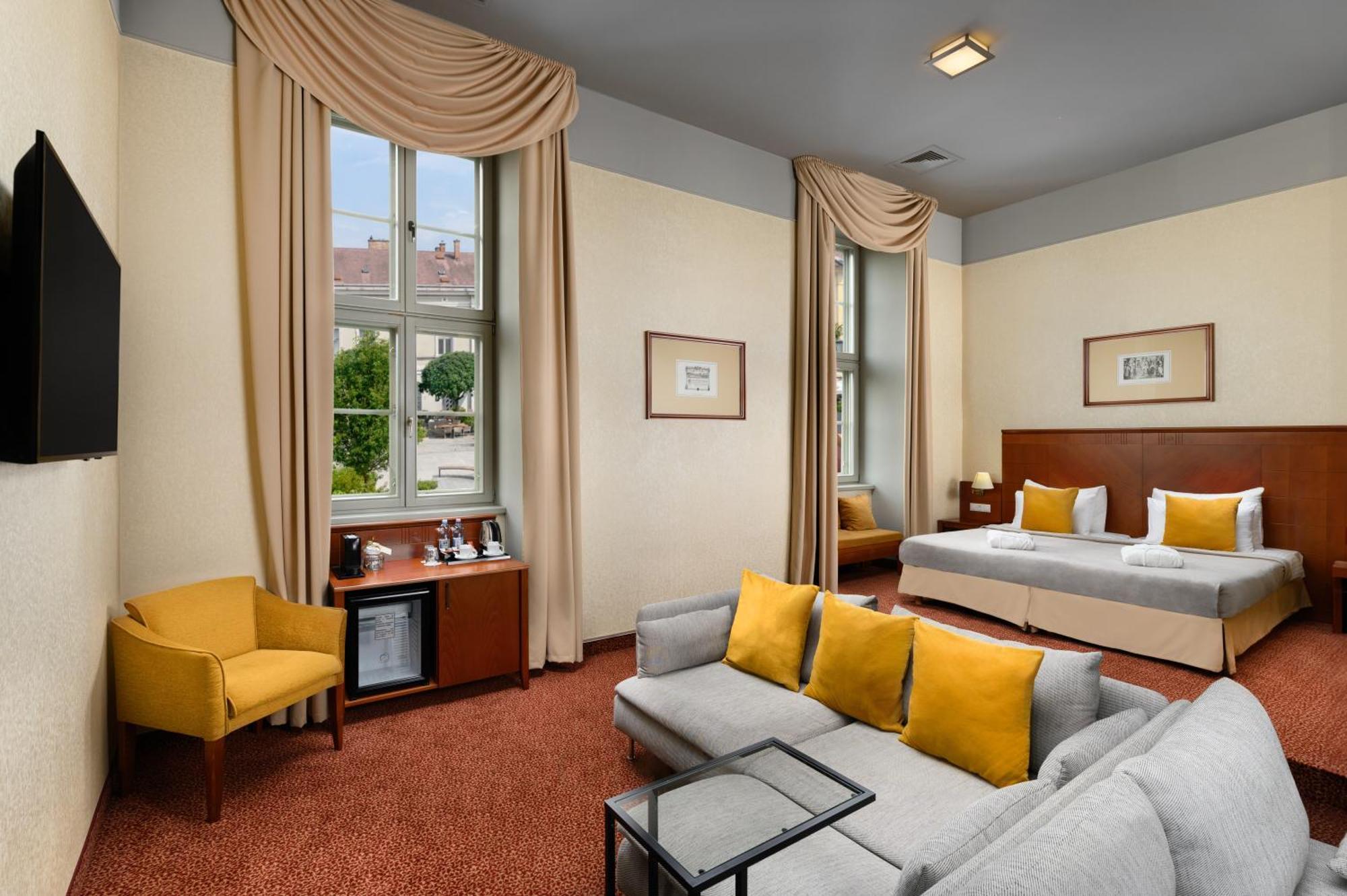 Mercure Szekesfehervar Magyar Kiraly Ngoại thất bức ảnh