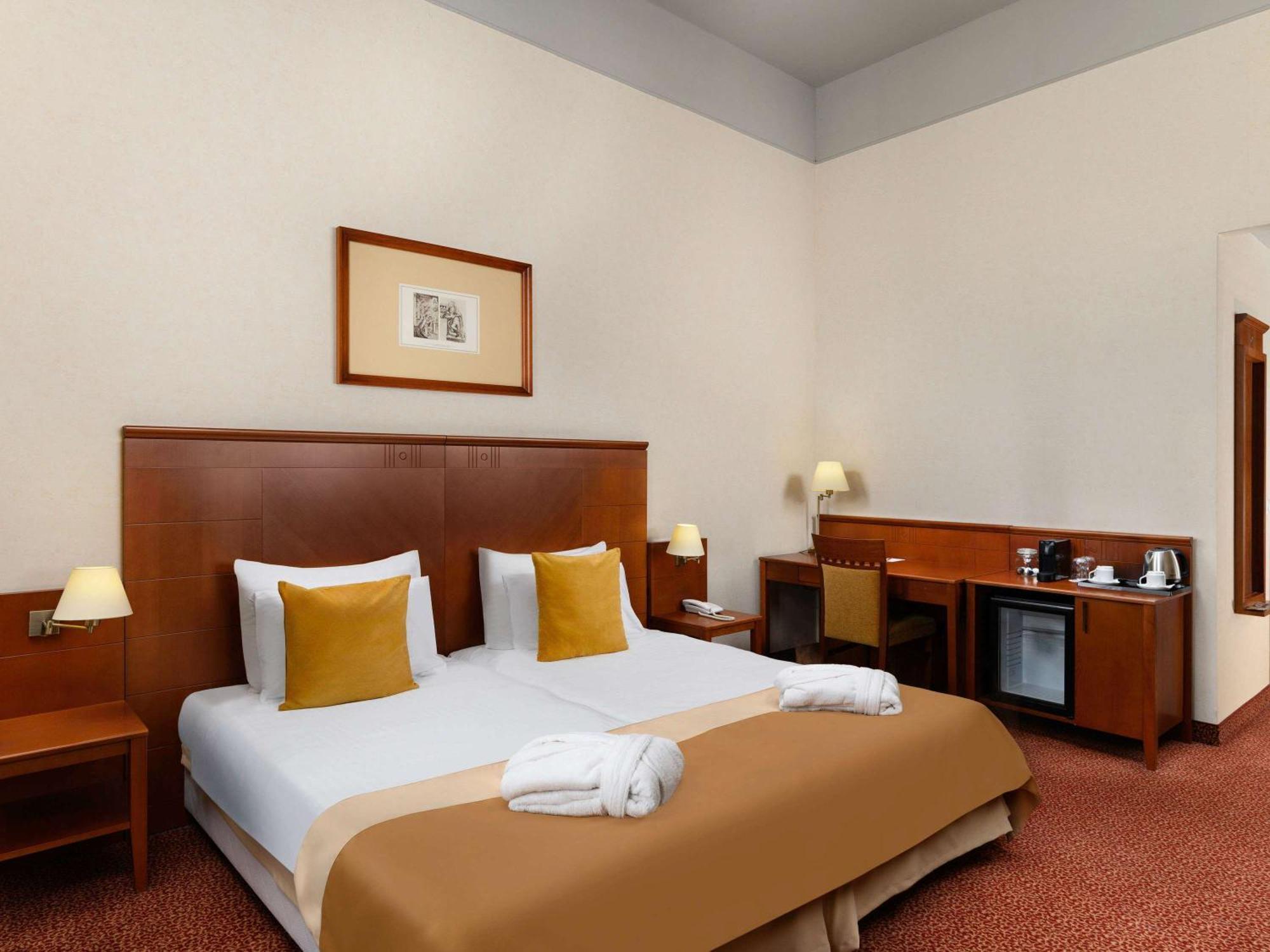 Mercure Szekesfehervar Magyar Kiraly Ngoại thất bức ảnh