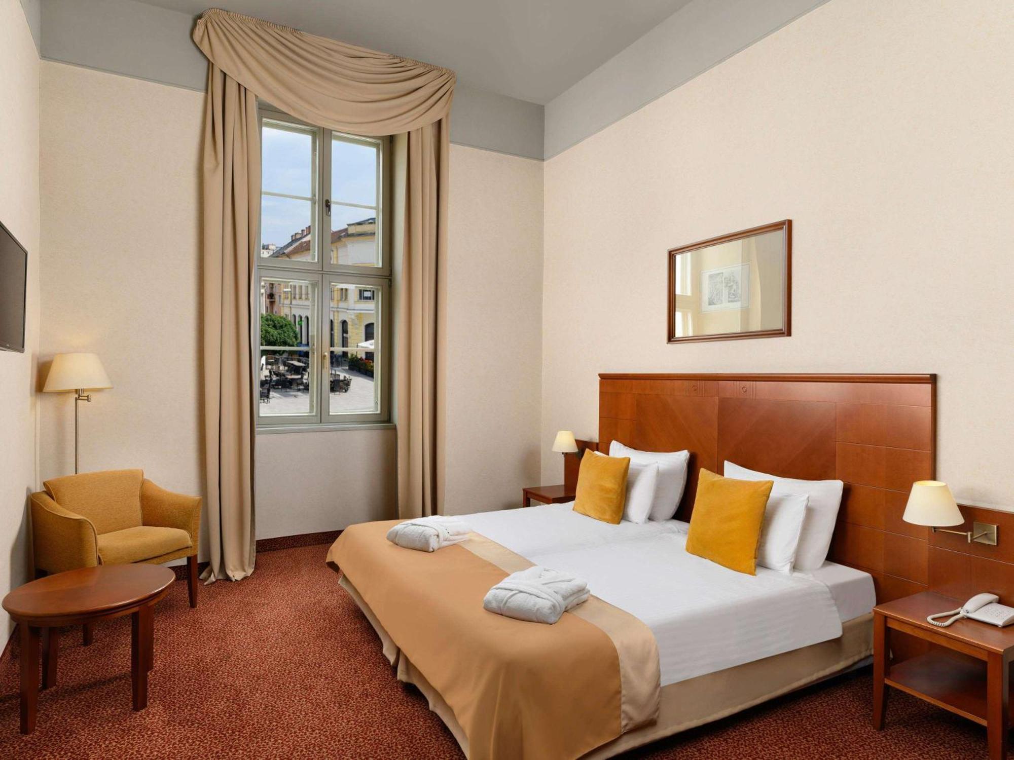 Mercure Szekesfehervar Magyar Kiraly Ngoại thất bức ảnh