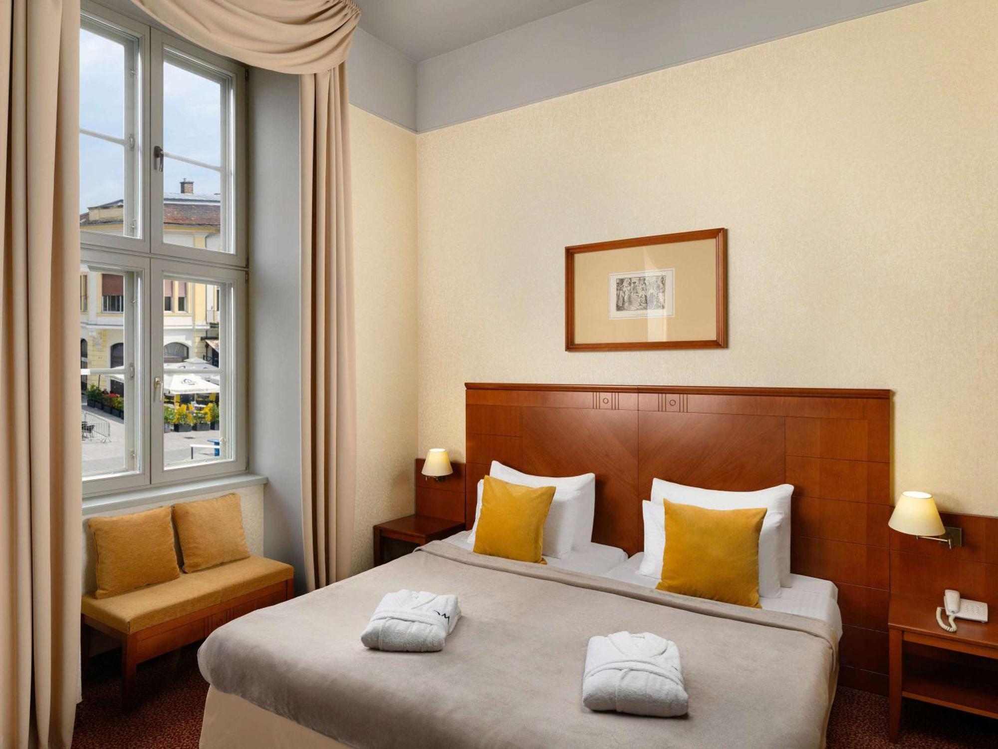 Mercure Szekesfehervar Magyar Kiraly Ngoại thất bức ảnh