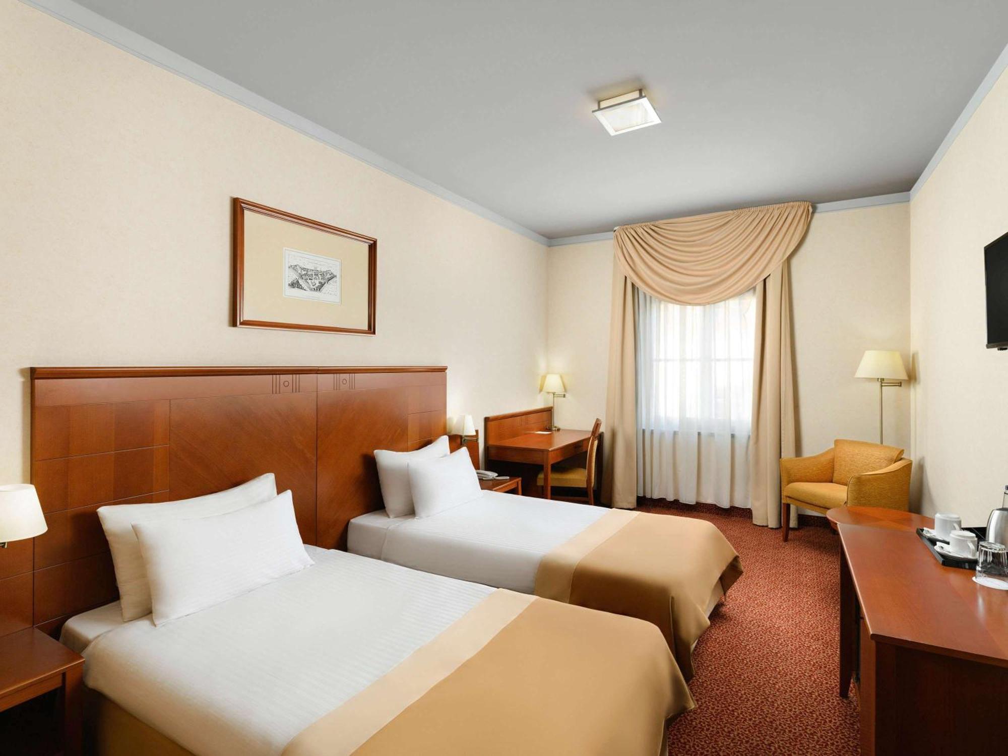 Mercure Szekesfehervar Magyar Kiraly Ngoại thất bức ảnh