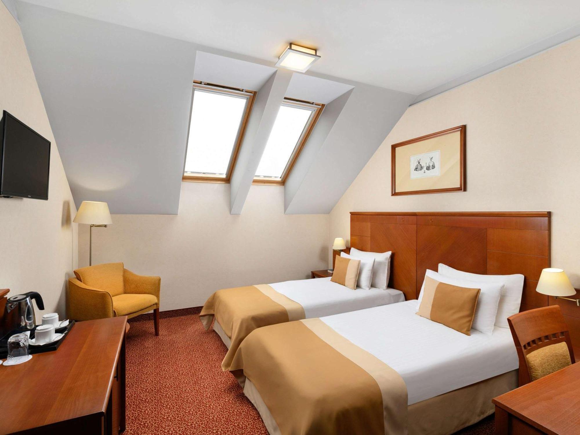 Mercure Szekesfehervar Magyar Kiraly Ngoại thất bức ảnh