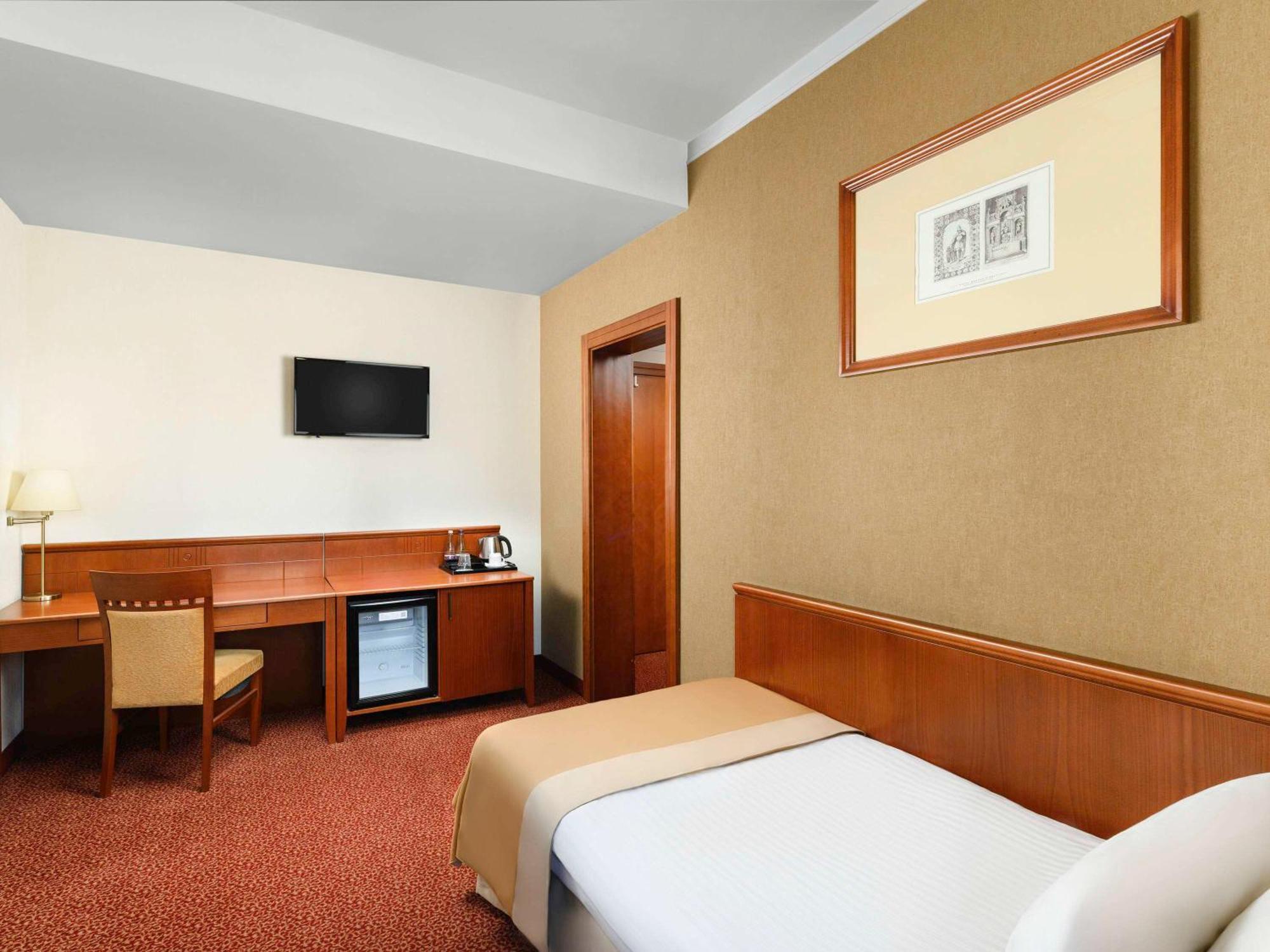 Mercure Szekesfehervar Magyar Kiraly Ngoại thất bức ảnh
