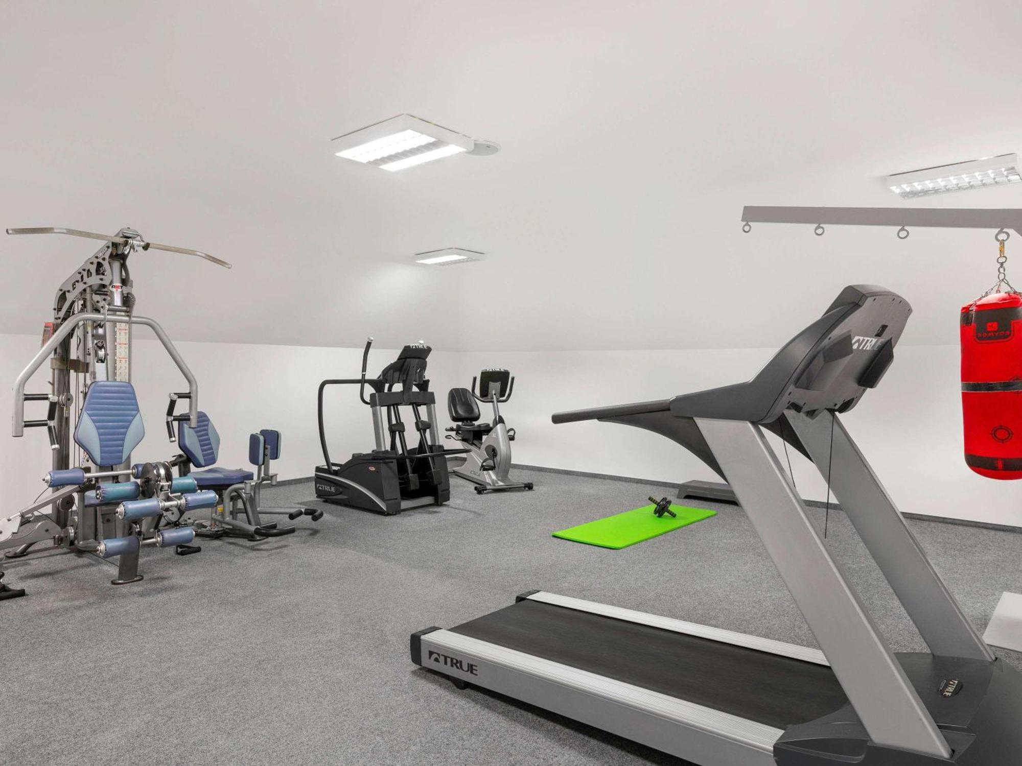 Mercure Szekesfehervar Magyar Kiraly Ngoại thất bức ảnh